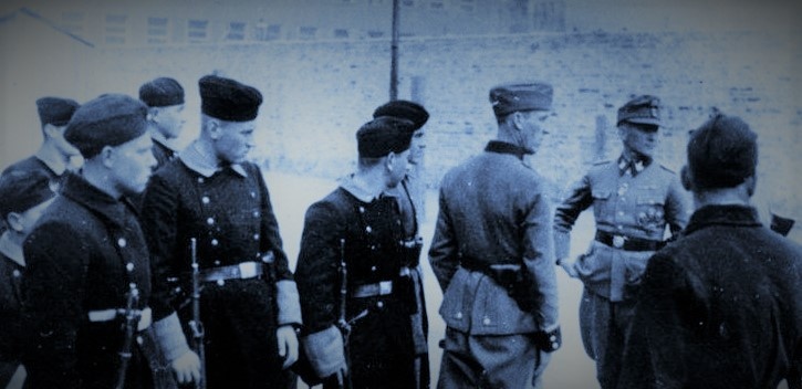 Идеологическая подготовка курсантов в учебном лагере СС «Травники»